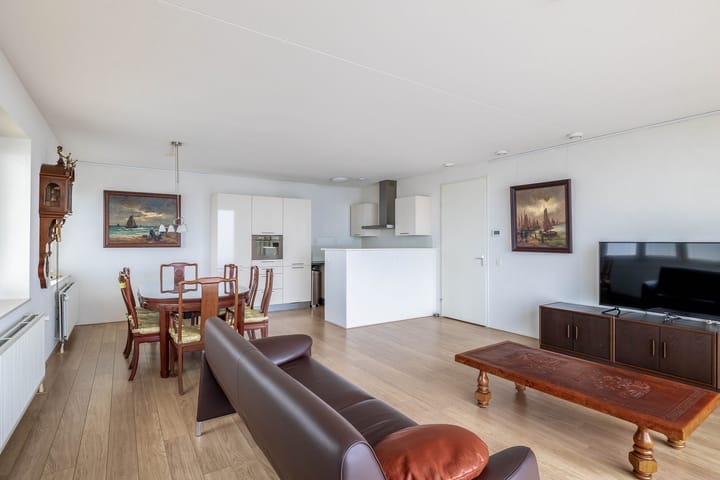 Photo 15 of Buizerdhof 453