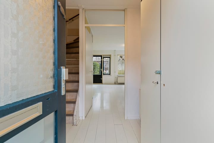 Photo 8 of Walakker 73