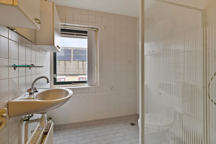 Photo 17 of Walakker 73