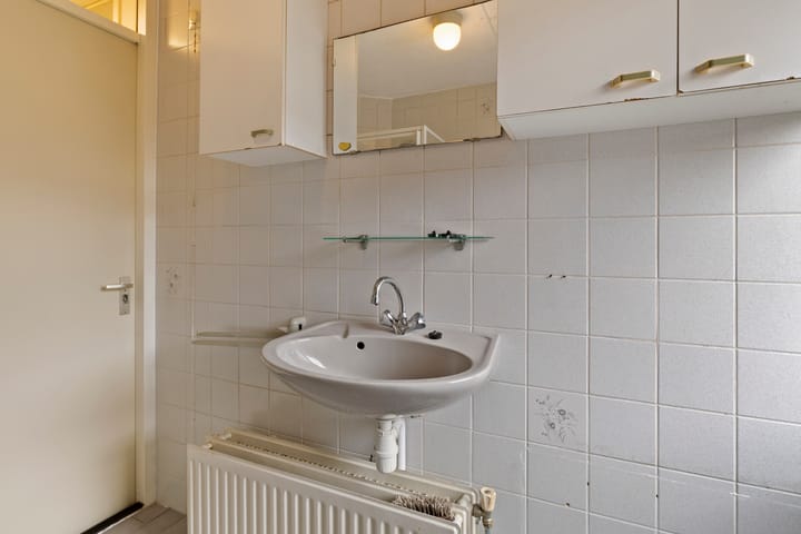 Photo 19 of Walakker 73