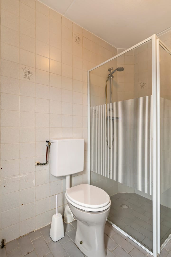 Photo 18 of Walakker 73