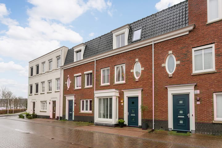 Foto 2 van Valkenburcht 15