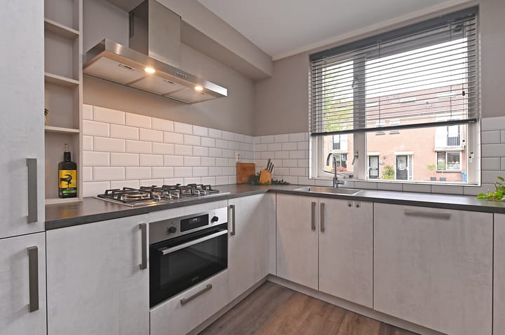 Foto 3 van Anna van Burenstraat 23