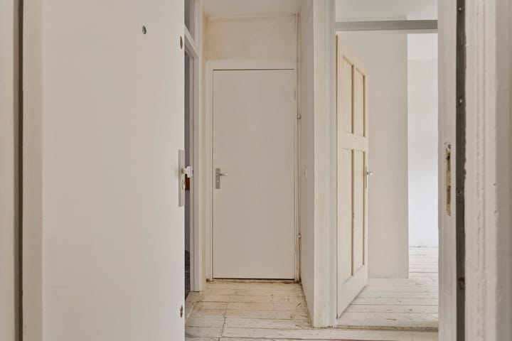 Photo 14 of Balboastraat 42-2