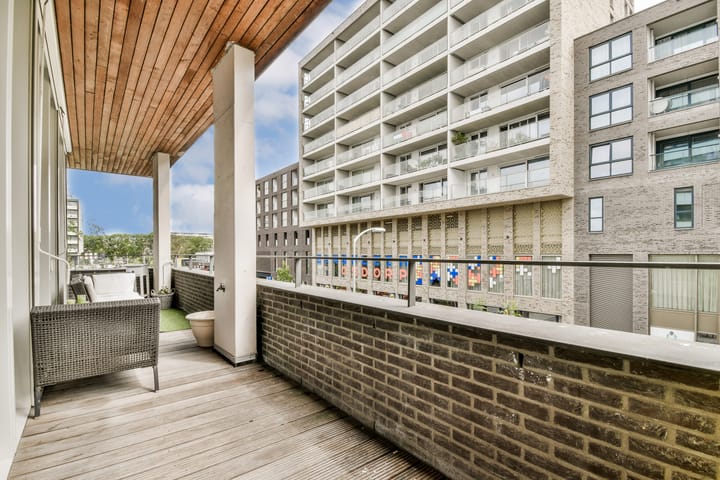 Foto 9 van Martini van Geffenstraat 122