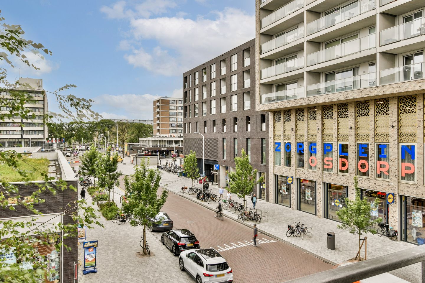 Photo 10 of Martini van Geffenstraat 122