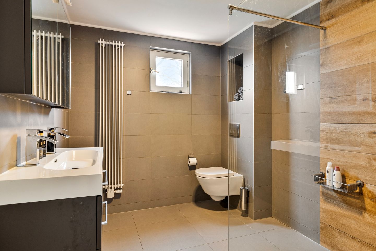 Foto 4 van Satijnzwam 15