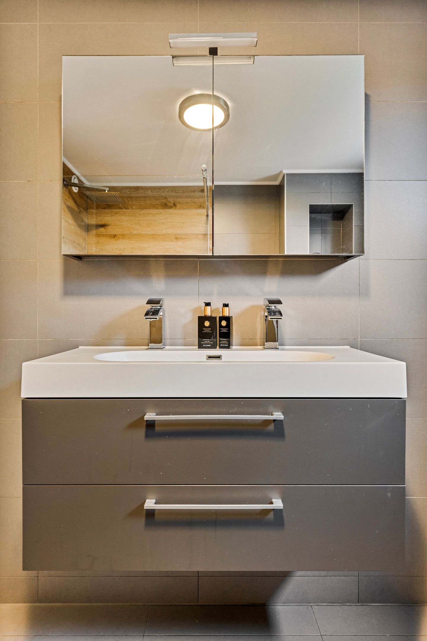 Foto 35 van Satijnzwam 15