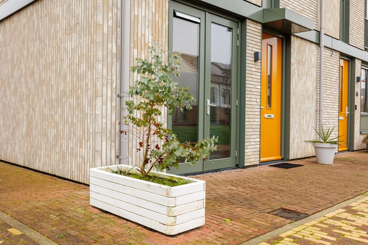 Photo 5 of Bert Haanstrapark 18