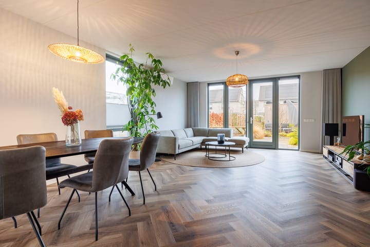 Photo 12 of Bert Haanstrapark 18