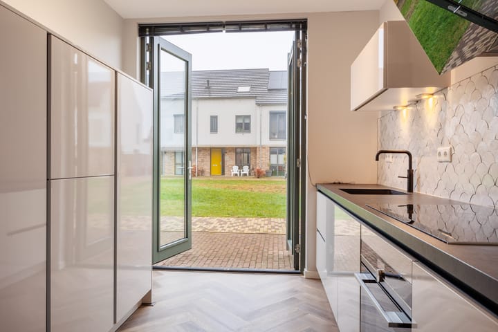 Photo 19 of Bert Haanstrapark 18