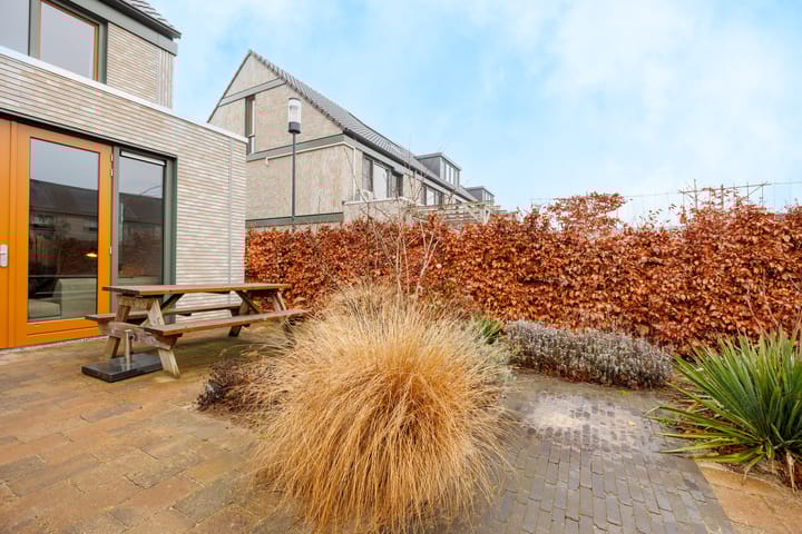 Photo 28 of Bert Haanstrapark 18