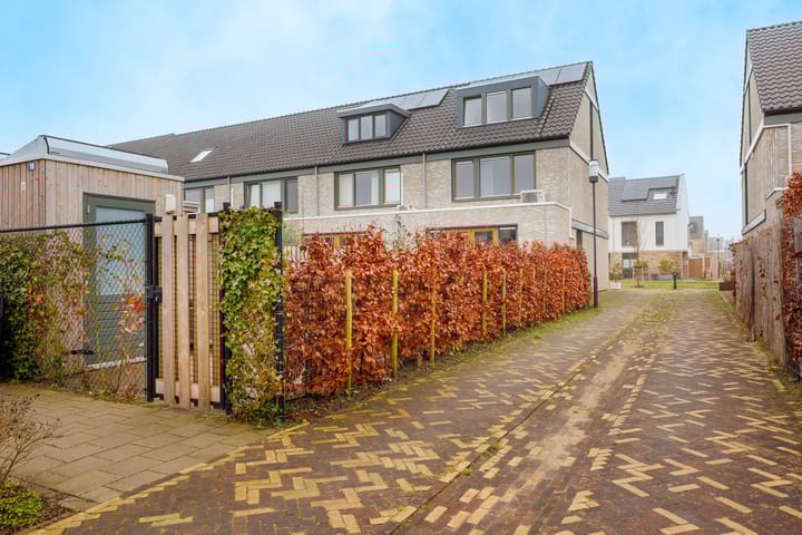 Photo 26 of Bert Haanstrapark 18