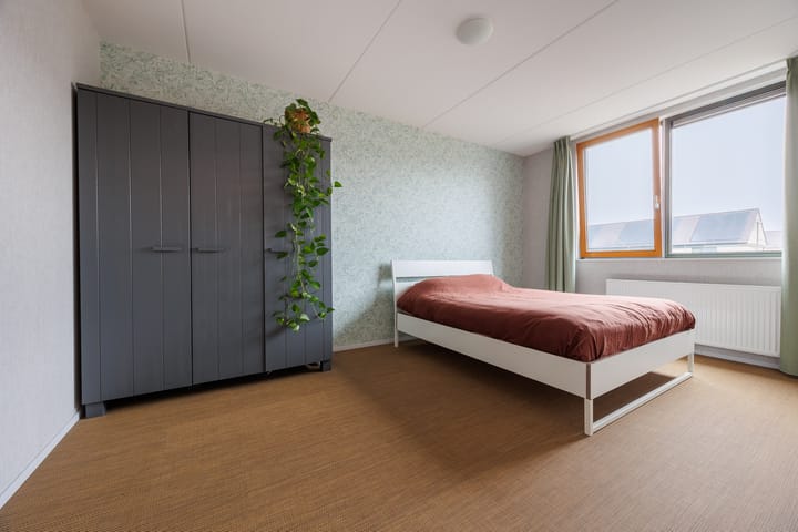 Photo 36 of Bert Haanstrapark 18