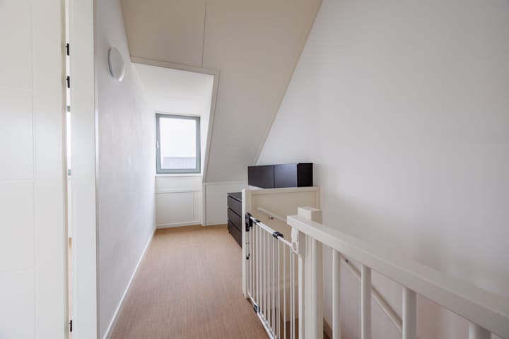 Photo 44 of Bert Haanstrapark 18