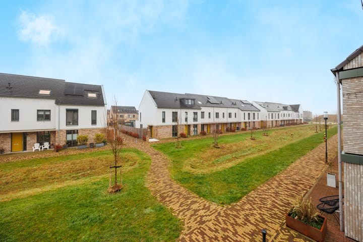 Photo 54 of Bert Haanstrapark 18