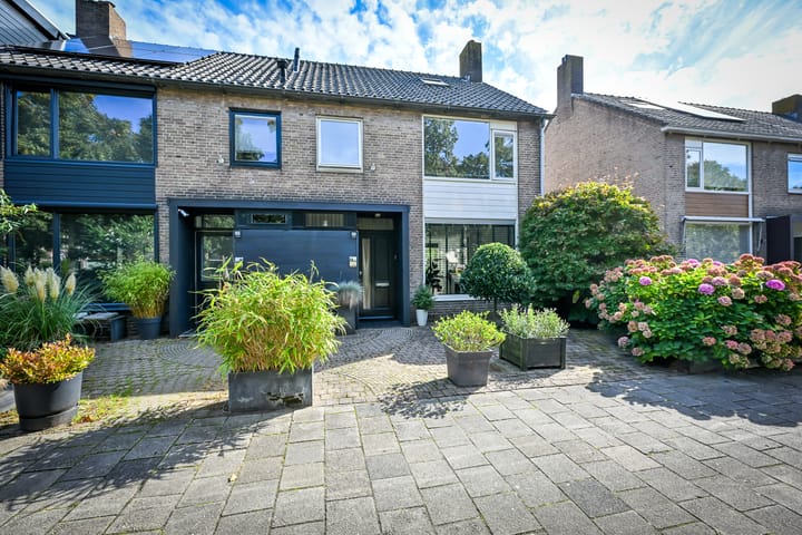 Foto 1 van Joost van den Vondellaan 11