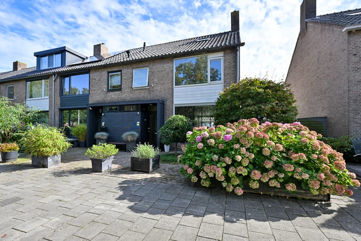 Foto 36 van Joost van den Vondellaan 11