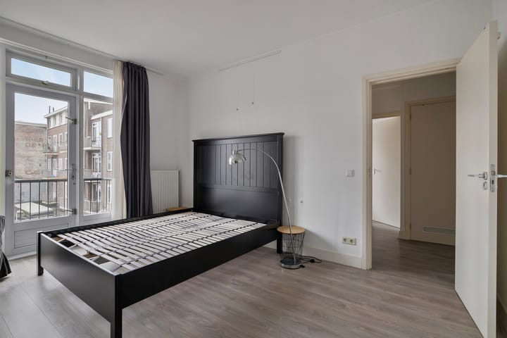 Photo 12 of Willem Ruyslaan 28-C