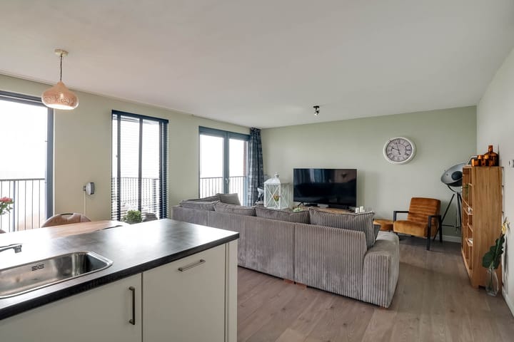 Foto 15 van Zuiderlicht 335