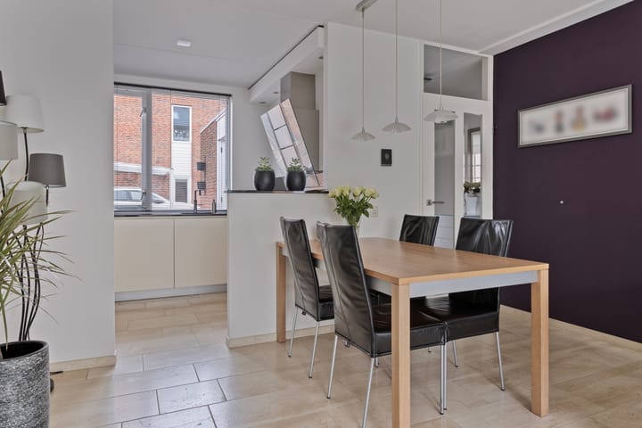 Photo 8 of Zuiderzeestraat 97