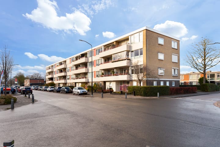 Photo 28 of Maasstraat 51