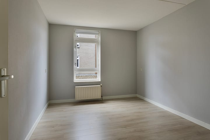 Foto 15 van Burgemeester Kuperusplein 157