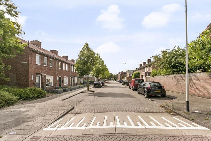 Foto 30 van Röntgenstraat 12