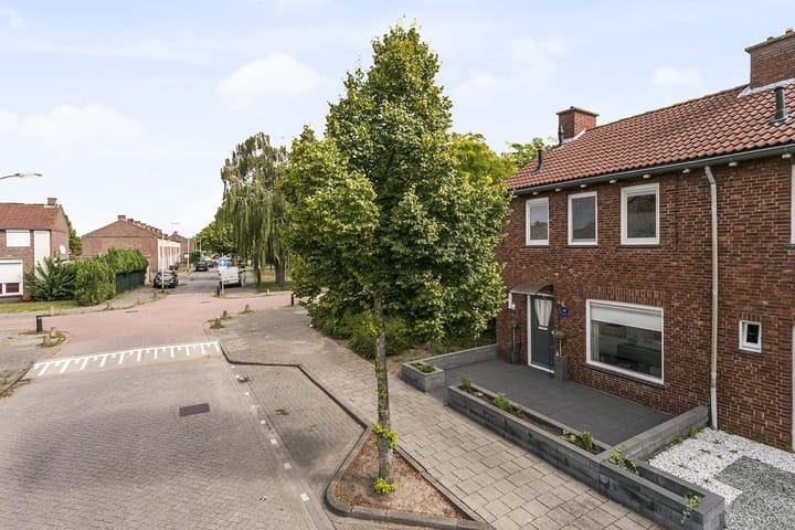 Foto 31 van Röntgenstraat 12