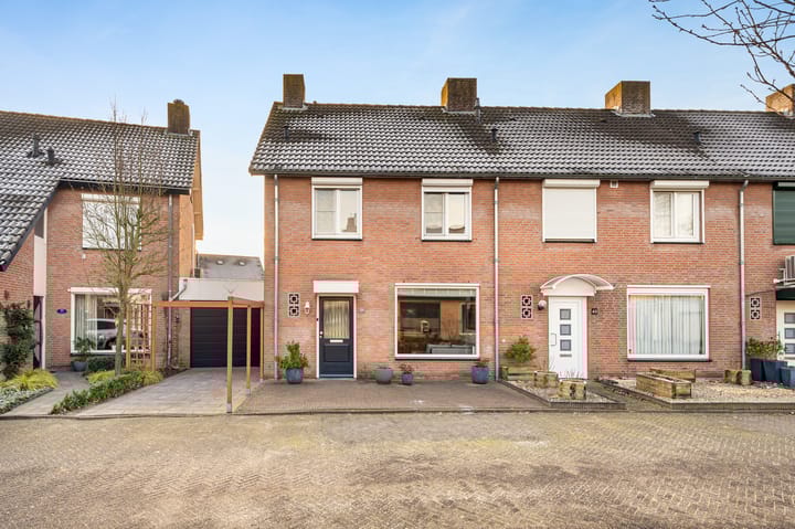 Foto 7 van Hoefsmidwei 42