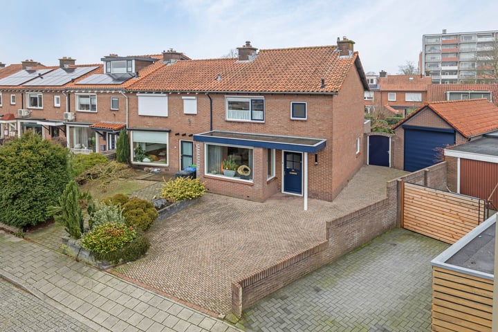 Bekijk foto van Cort van der Lindenlaan 41