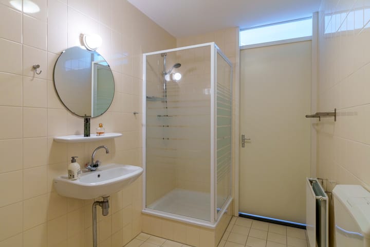 Foto 35 van Mattenbieslaan 8