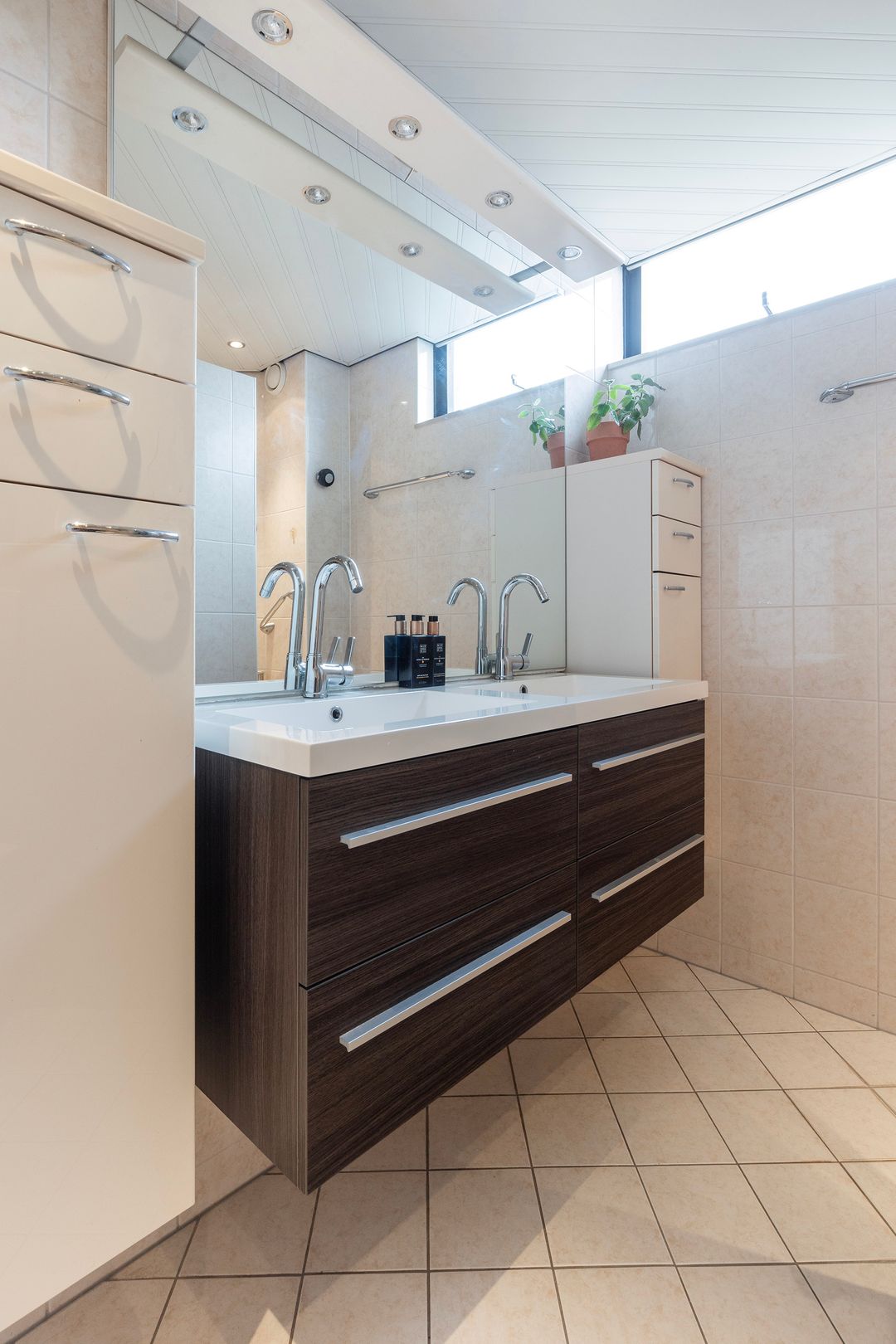 Foto 17 van Van Brerostraat 57