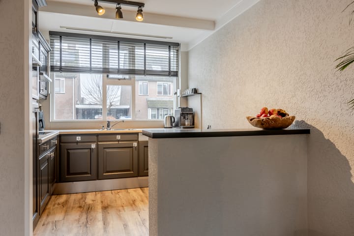 Foto 23 van Leeghwaterstraat 105