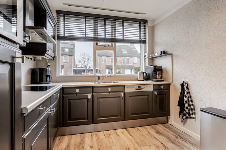 Foto 26 van Leeghwaterstraat 105