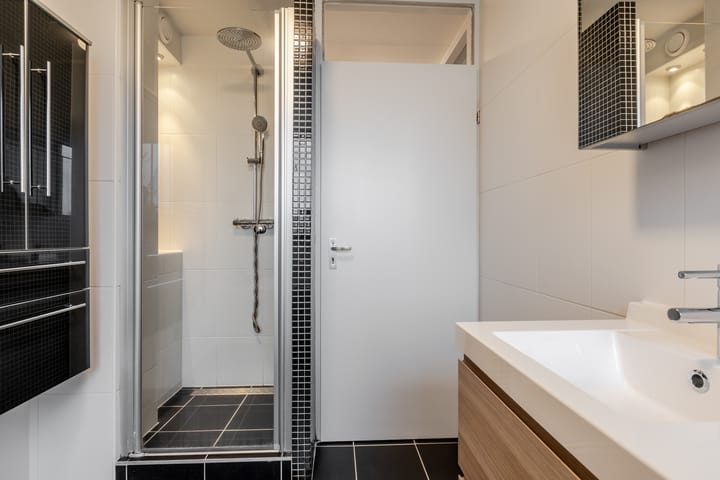 Foto 33 van Leeghwaterstraat 105