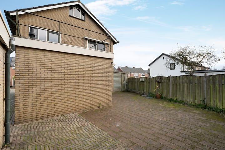 Foto 36 van Henry Dunantstraat 9