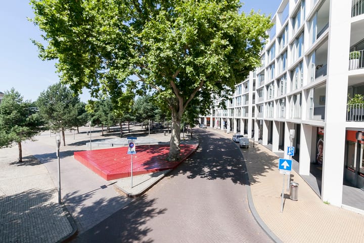 Photo 3 of Stationsplein 72