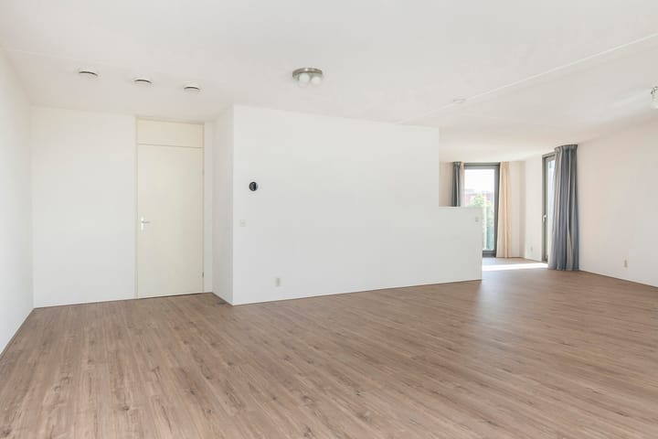 Photo 7 of Stationsplein 72