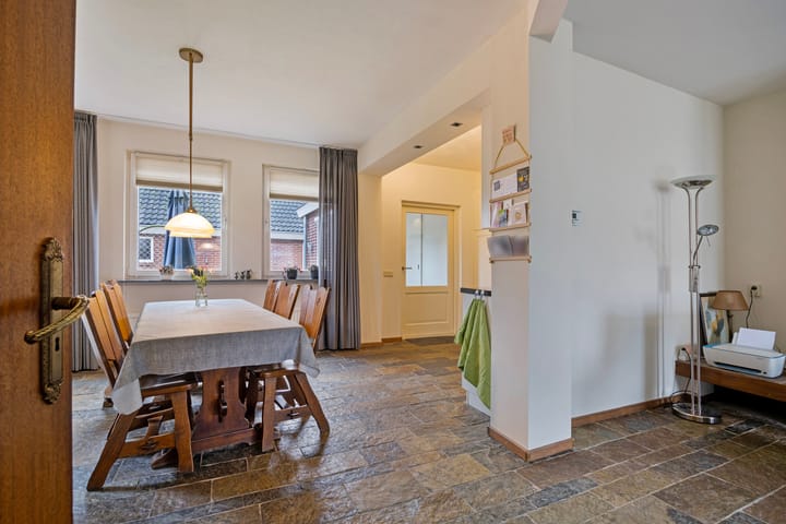 Foto 13 van Distelstraat 1