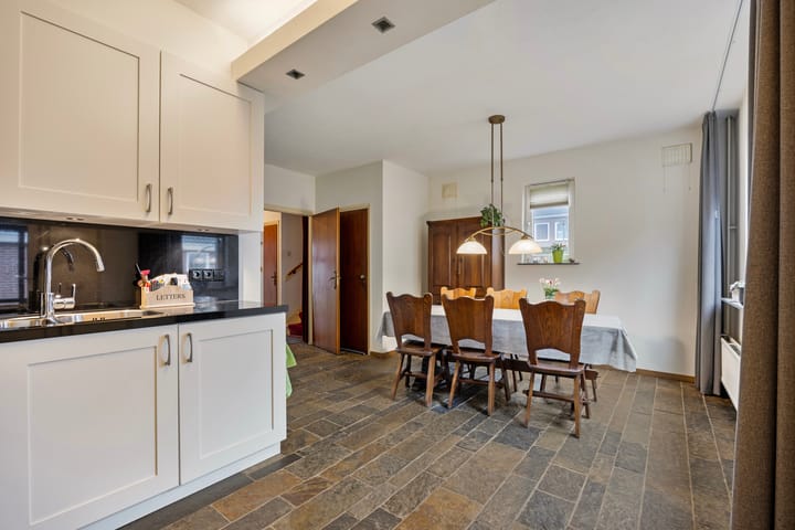 Foto 15 van Distelstraat 1