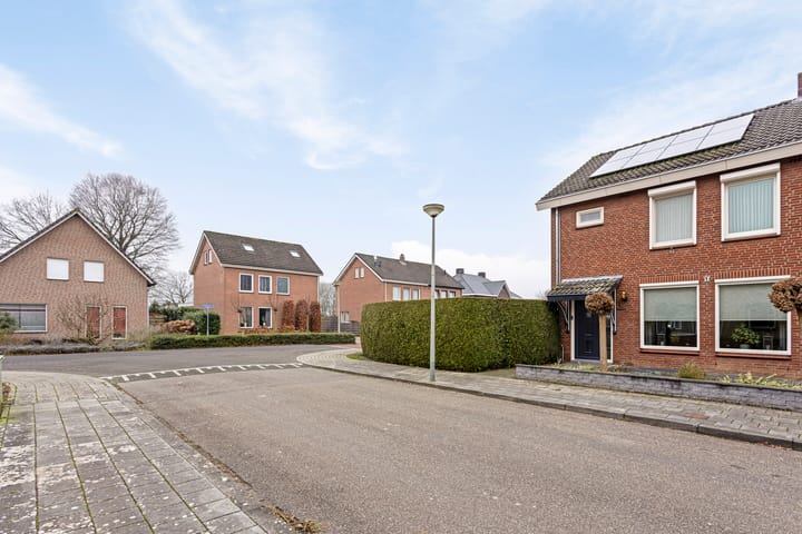 Foto 41 van Distelstraat 1