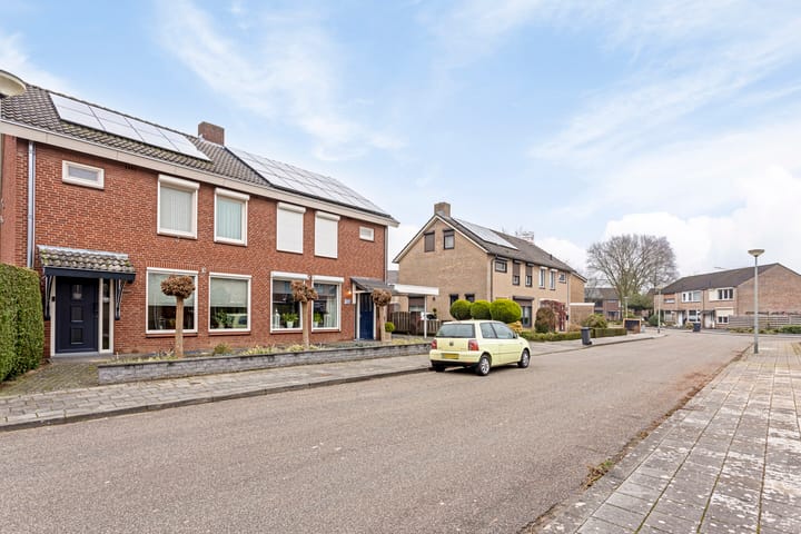 Foto 42 van Distelstraat 1