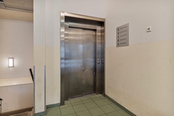 Foto 10 van Middenweg 259-V