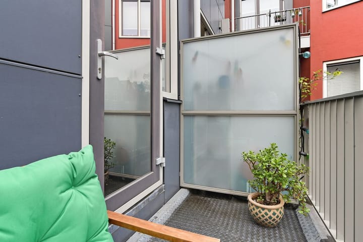 Foto 12 van Tolhuisstraat 12-B