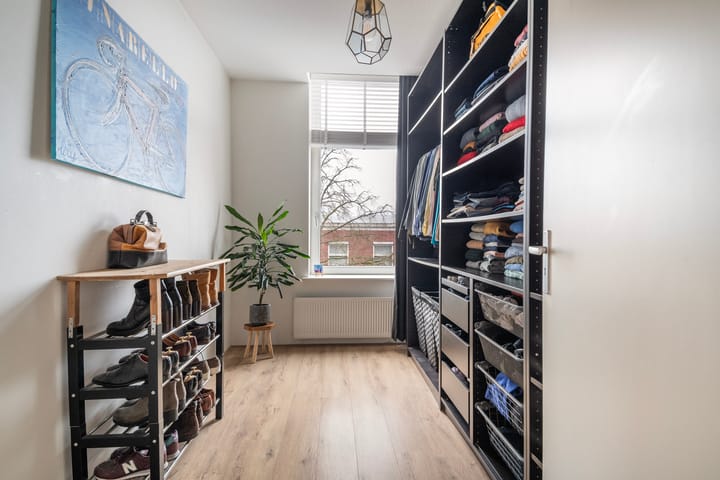 Foto 18 van Tolhuisstraat 12-B