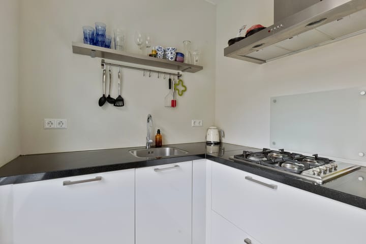 Photo 8 of Hofmeyrstraat 32-1