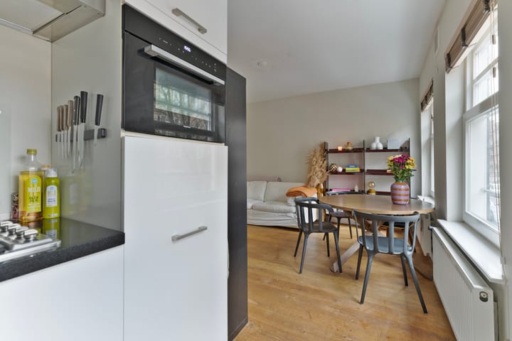 Photo 9 of Hofmeyrstraat 32-1