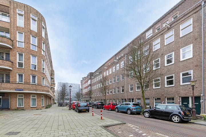 Photo 15 of Hofmeyrstraat 32-1