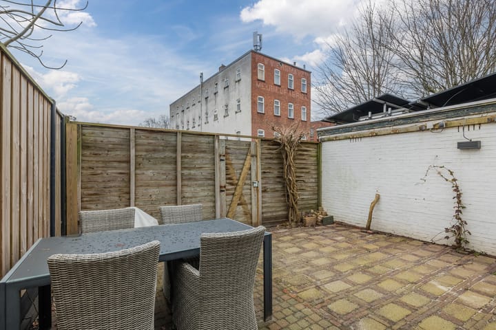 Foto 38 van Helper Weststraat 11